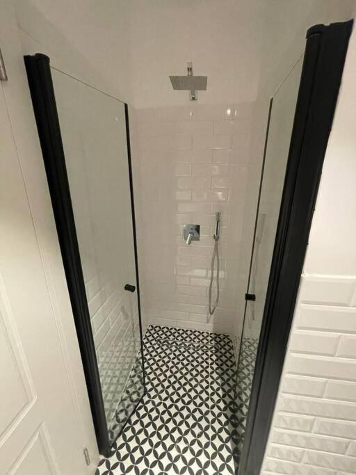 Beautiful 2-Bedroom Sea-View Apartment 内坦亚 外观 照片