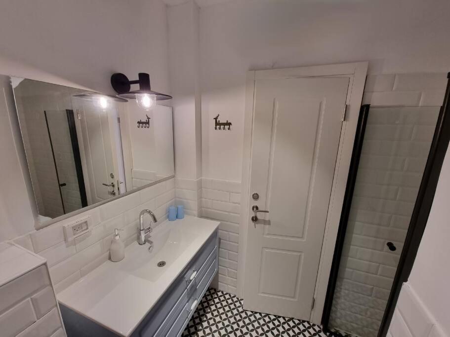 Beautiful 2-Bedroom Sea-View Apartment 内坦亚 外观 照片